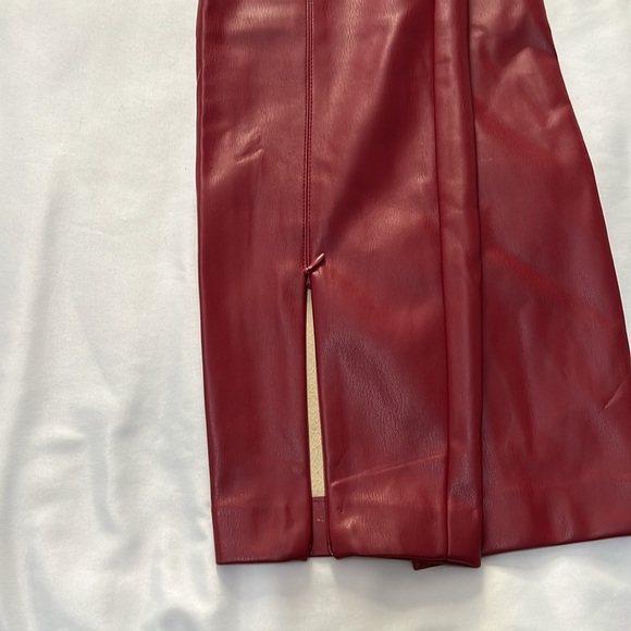NWT Zara Red Faux Leather Leggings Front Zip Hem - Picture 8 of 9